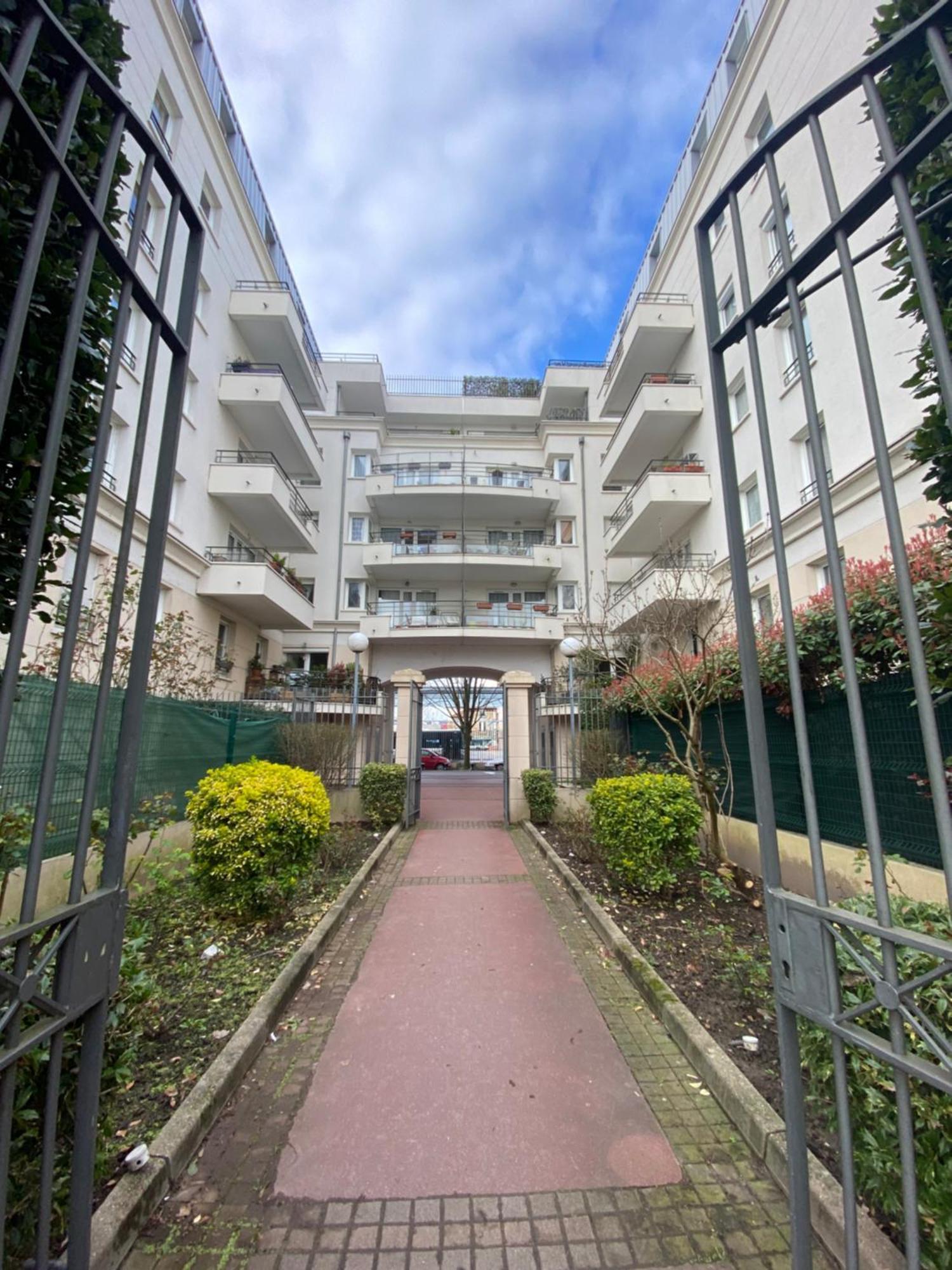 Cozy Riverfront Living, 5-Min Walk To Riverside Train Neuilly-Plaisance Exterior foto
